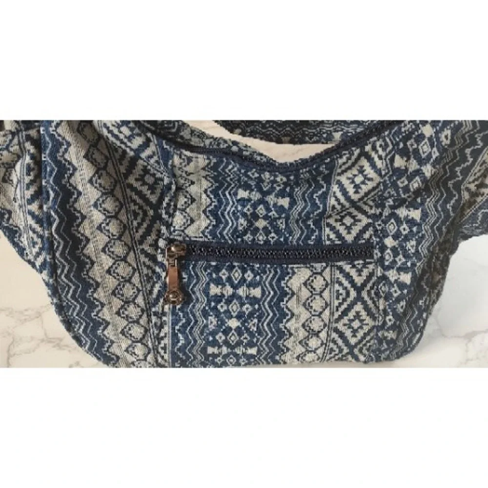 Gold Coast Shoulder Hobo Bag Handbag - Navy Off White & Silver Accents A19